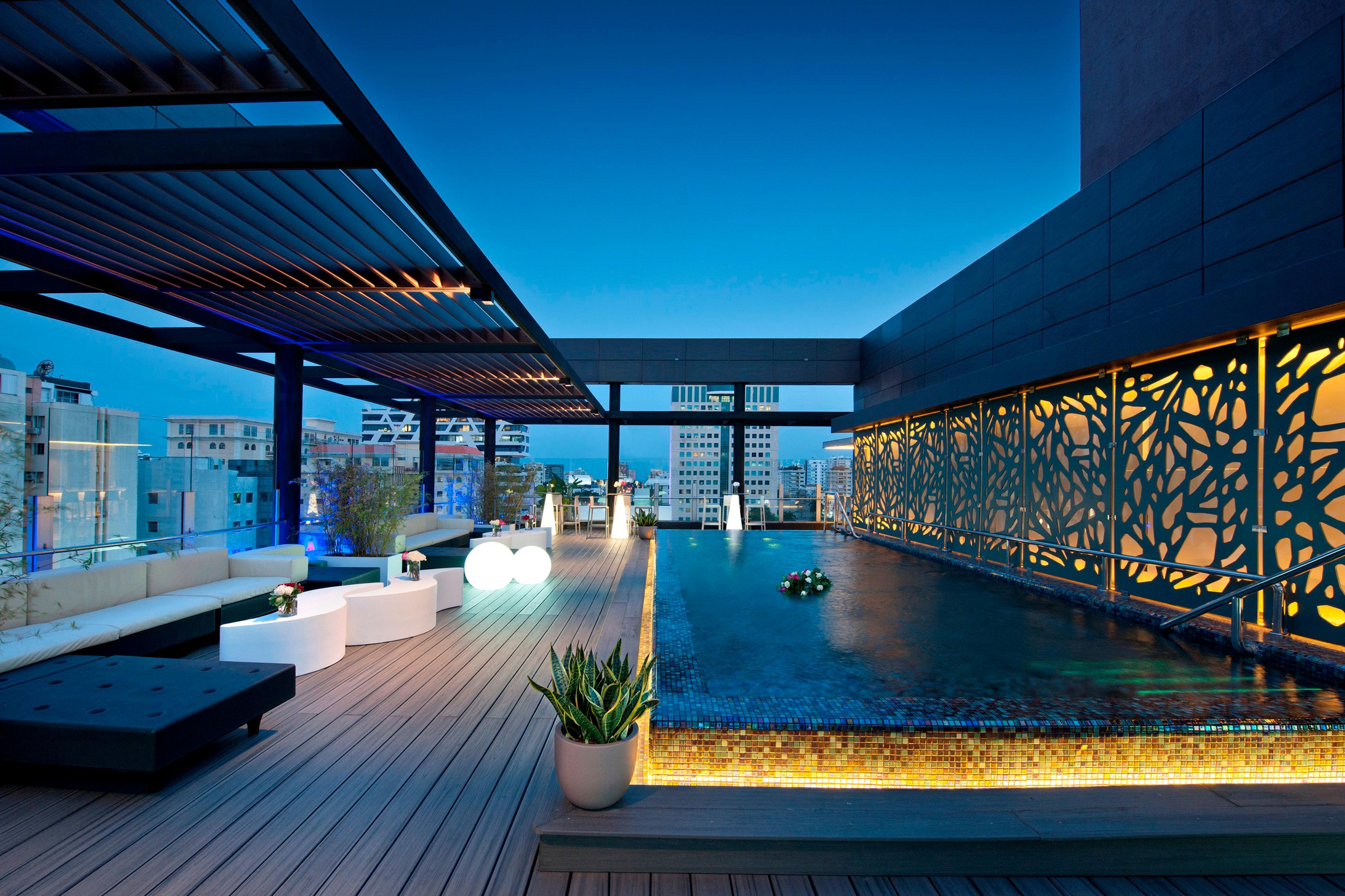 Holiday Inn Santo Domingo By Ihg Екстериор снимка The rooftop pool at the hotel