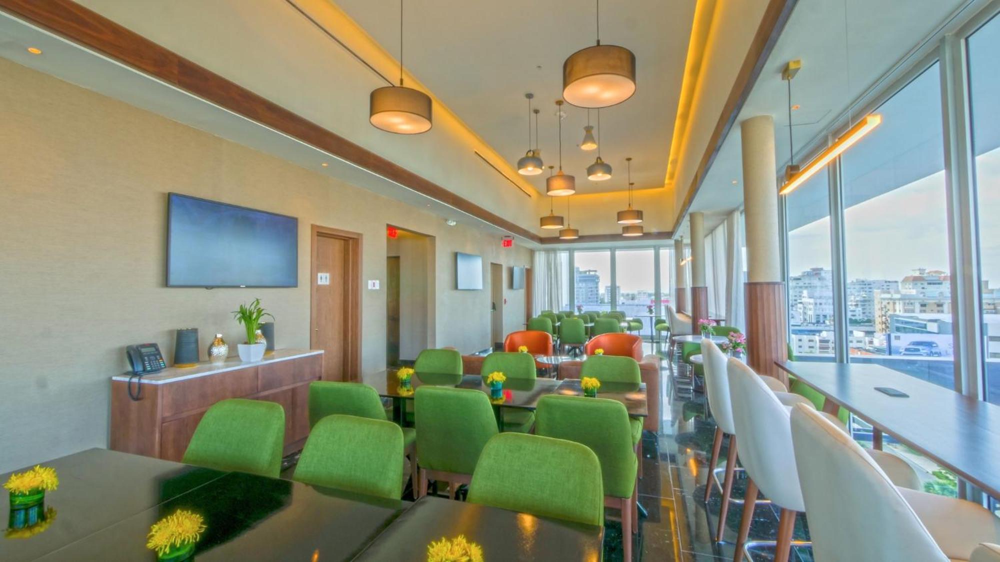 Holiday Inn Santo Domingo By Ihg Екстериор снимка The lounge at the airport